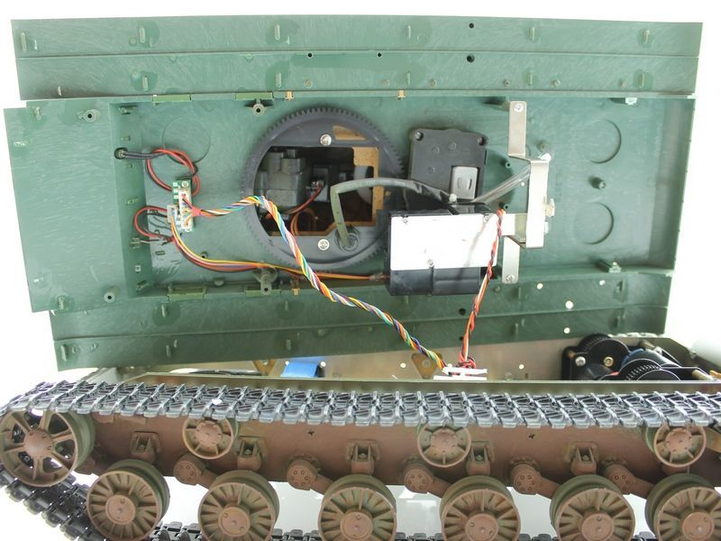 Радиоуправляемый танк Torro КВ-2 1/16 2.4G, СССР, зеленый, ИК-пушка, деревянная коробка