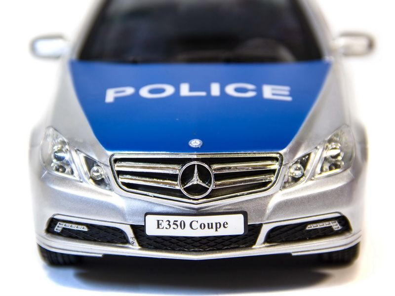 Р/У машина Double Eagle Mersedes E-class Police 1/16 н/б