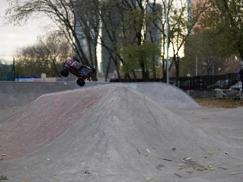 Радиоуправляемый монстр Remo Hobby MMAX PRO (синий) Li-Po 4WD 2.4G 1/10 RTR