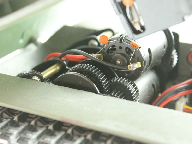 Радиоуправляемый танк Taigen 1/16 ИС-2 модель 1944, СССР, зеленый, 2.4G, деревянная коробка