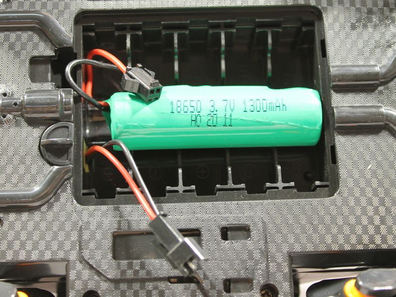 Р/У танк Mech Chariot RQ2085 стрельба водяными шарами, дрифтовые колеса, звук, управление от руки