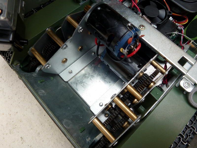 Р/У танк Taigen 1/16 T34-85 (СССР) (для ИК танкового боя) 2.4G (зеленый)