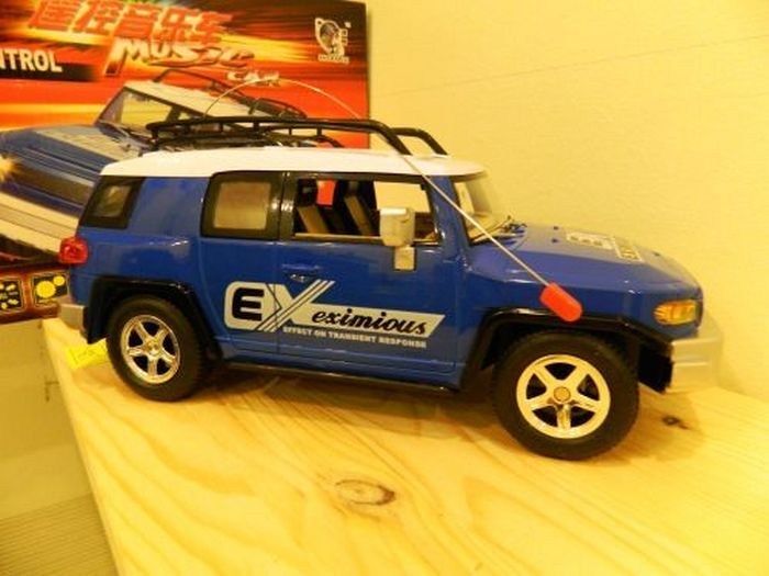 Р/У машина HQ 630 масштаб 1:18 Toyota FJ (NiCD +зу)