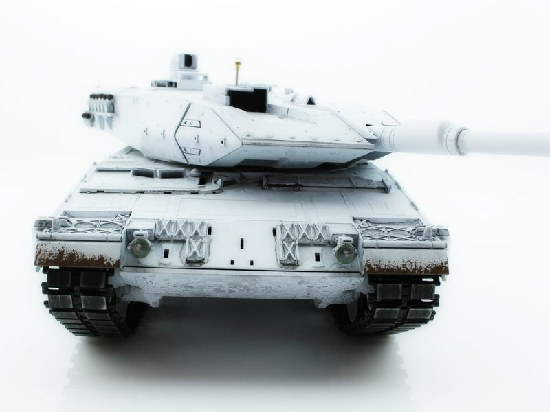 Радиоуправляемый танк Taigen 1/16 Leopard 2 A6 (Германия) (для ИК танкового боя) UN 2.4G RTR, деревянная коробка