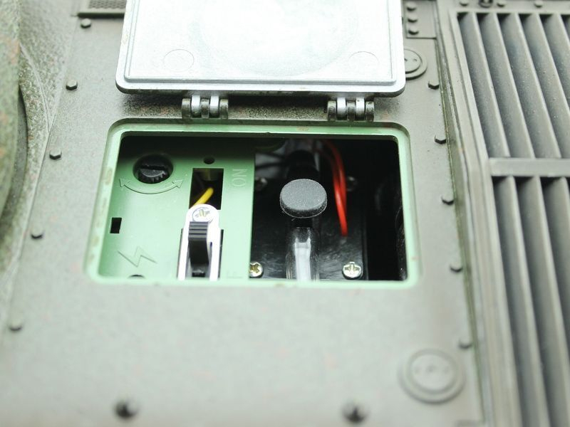 Р/У танк Taigen 1/16 ИС-2 модель 1944, СССР, зеленый, (для ИК танк. боя) 2.4G, деревян. коробка