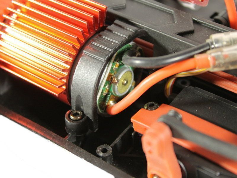 Радиоуправляемый монстр Remo Hobby SMAX UPGRADE V2.0 (красный) 4WD 2.4G 1/16 RTR