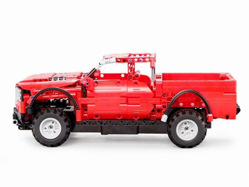 Радиоуправляемый конструктор CADA deTech красный пикап (549 деталей)