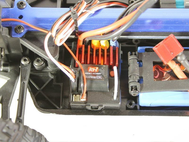 Радиоуправляемый монстр Remo Hobby SMAX Brushless V2.0 (красный) 4WD 2.4G 1/16 RTR