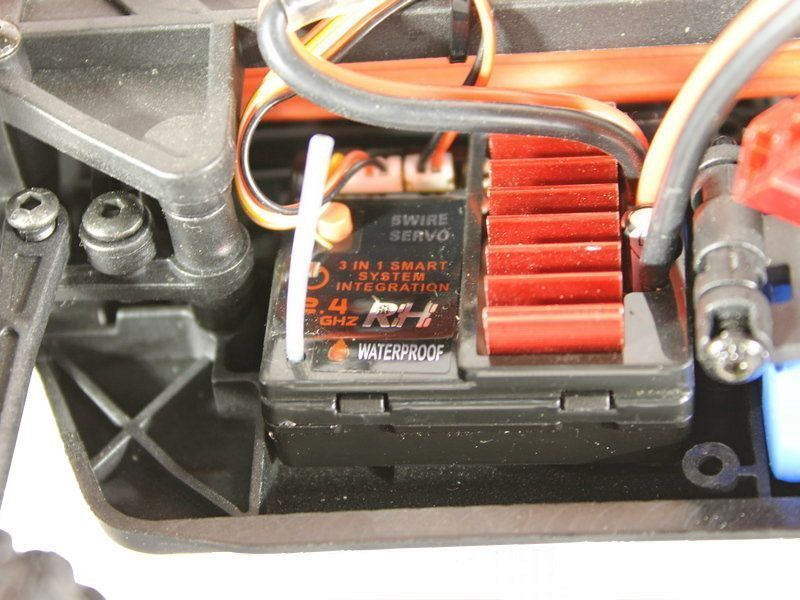 Радиоуправляемый монстр Remo Hobby SMAX V2.0 (красный) 4WD 2.4G 1/16 RTR