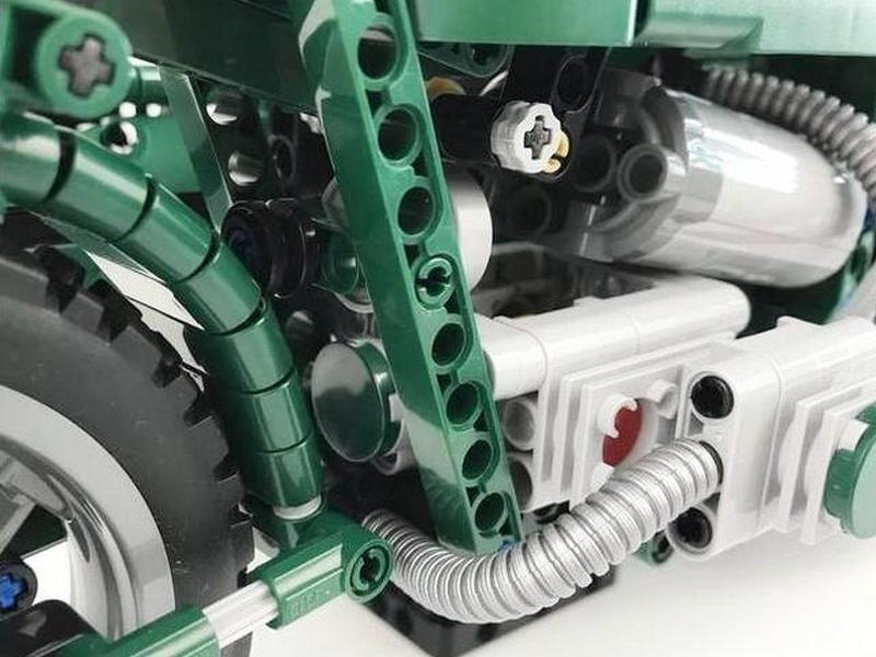 Радиоуправляемый конструктор CADA deTech немецкий военный мотоцикл с коляской (629 деталей)