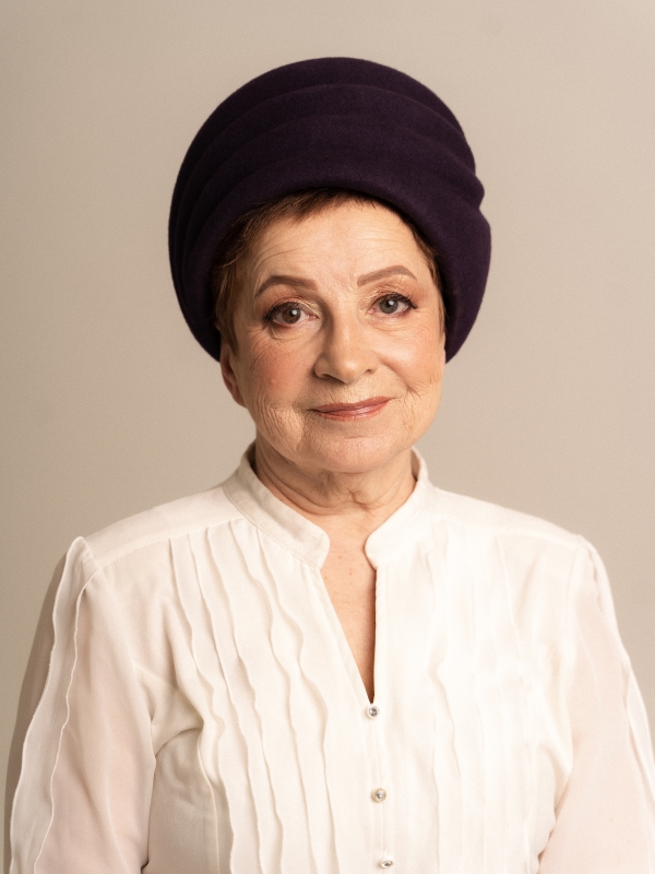 Берет женский осенний , теплый, берет шерстяной, берет фетровый закрывает уши.