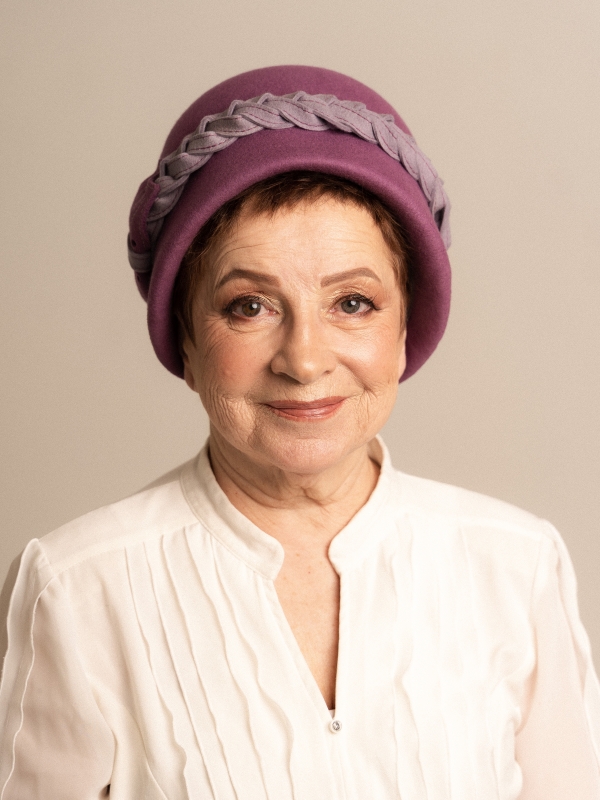 Берет женский осенний , теплый, берет шерстяной, берет фетровый закрывает уши.