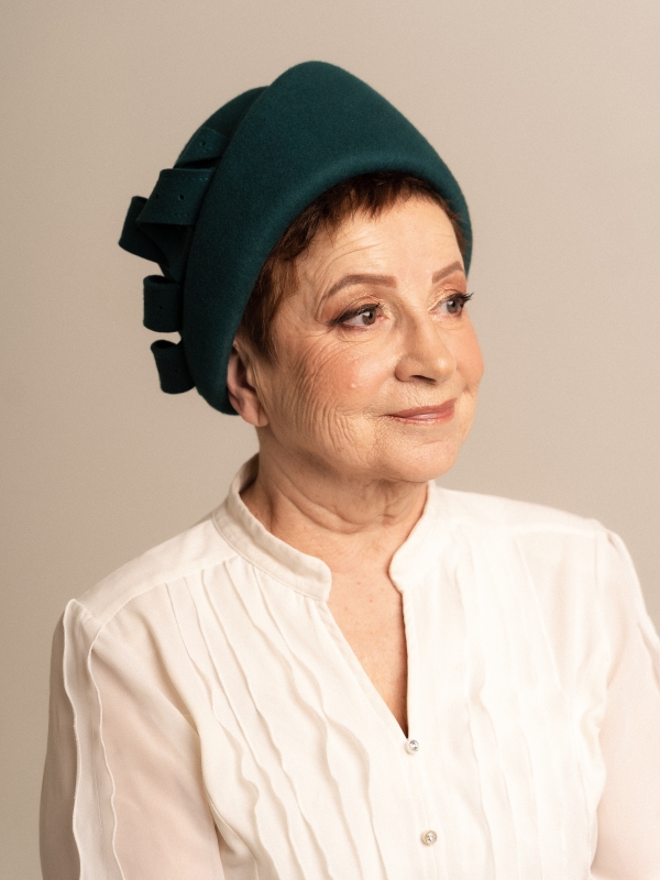 Берет женский осенний , теплый, берет шерстяной, берет фетровый закрывает уши.