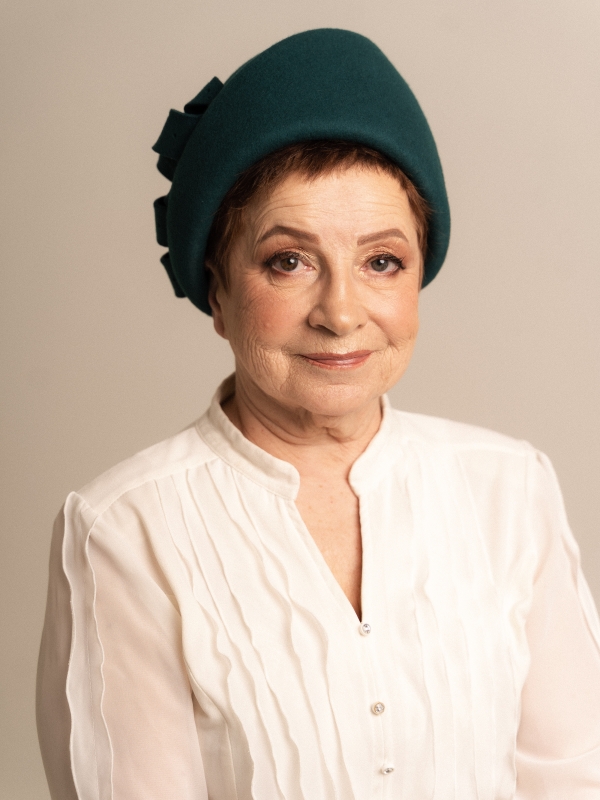 Берет женский осенний , теплый, берет шерстяной, берет фетровый закрывает уши.