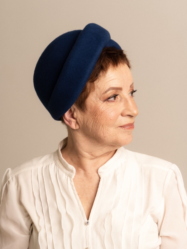 Берет женский осенний , теплый, берет шерстяной, берет фетровый закрывает уши.