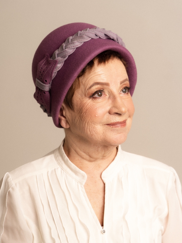 Берет женский осенний , теплый, берет шерстяной, берет фетровый закрывает уши.