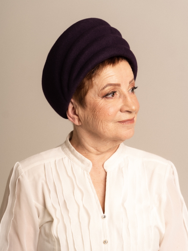 Берет женский осенний , теплый, берет шерстяной, берет фетровый закрывает уши.