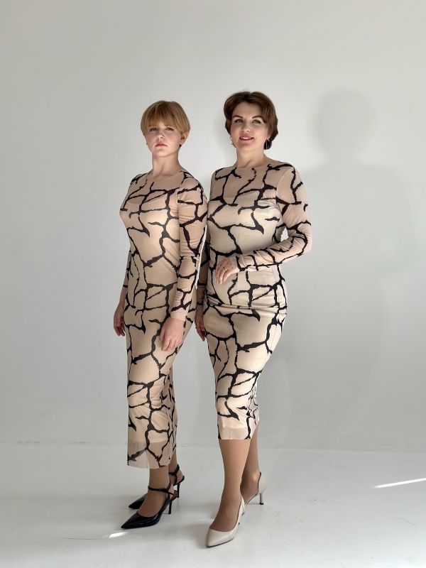 Платье сетка вечернее эротическое бежевое с чёрным узором 44