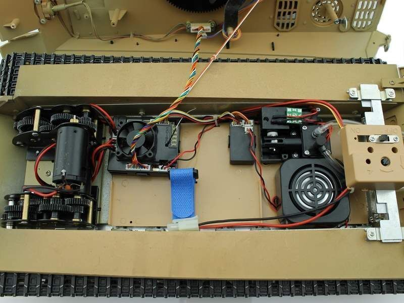 Р/У танк Torro King Tiger (башня Henschel) 1/16 2.4G, ВВ-пушка, деревянная коробка