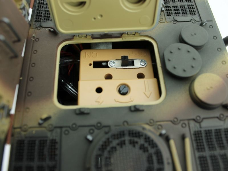 Р/У танк Torro Jagdtiger (Metal Edition) 1/16 2.4G, ВВ-пушка, деревянная коробка