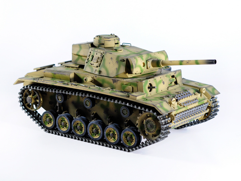 Р/У танк Taigen 1/16 Panzerkampfwagen III (Германия) дым, свет V3 2.4G RTR камуфляж Р/У танк Taigen 1/16 Panzerkampfwagen III (Германия) дым, свет V3 2.4G RTR камуфляж