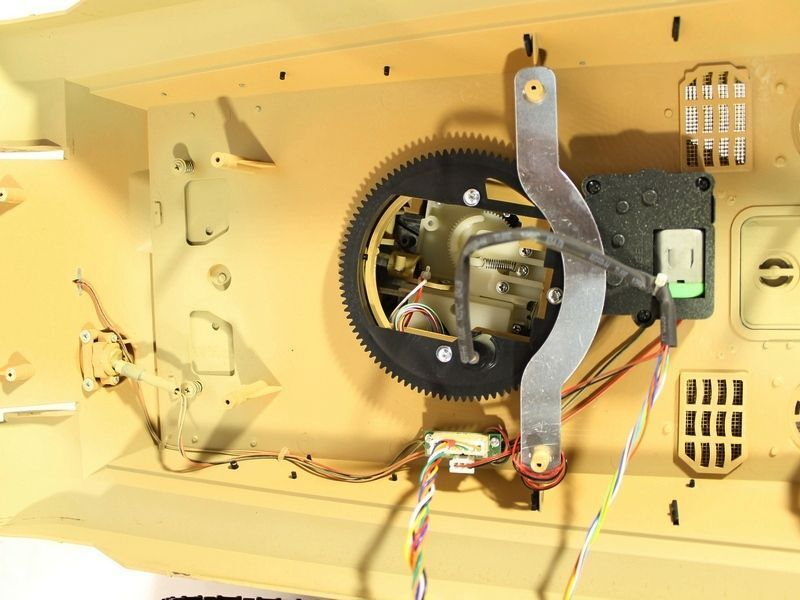 Р/У танк Torro King Tiger (башня Henschel) 1/16 2.4G, ИК-пушка, деревянная коробка