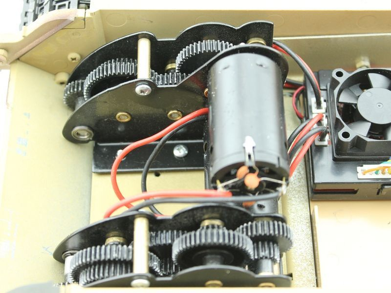 Р/У танк Torro Jagdtiger (Metal Edition) 1/16 2.4G, ВВ-пушка, деревянная коробка