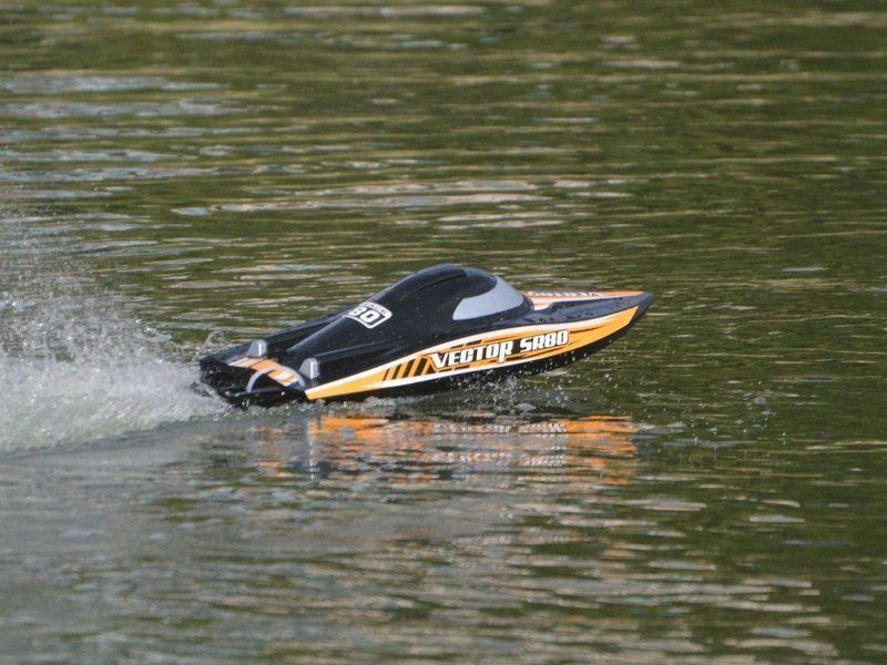 Радиоуправляемый катер Volantex RC Vector SR80 Brushless 2.4G ARTR