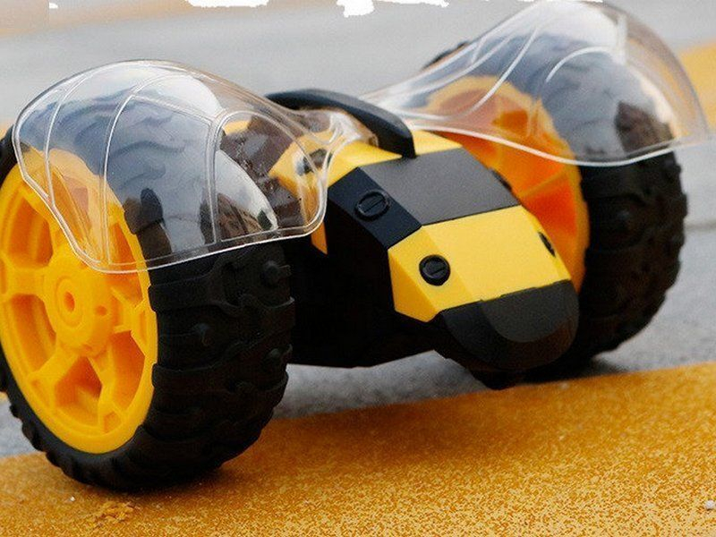 Радиоуправляемая машинка-перевертыш ZhengGuang Lightning Bee 2.4G 1/14 RTR + Ni-Cd и З/У