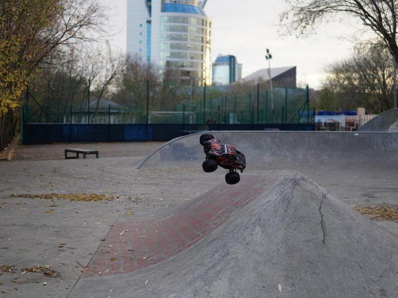 Радиоуправляемый монстр Remo Hobby MMAX (красный) 4WD 2.4G 1/10 RTR