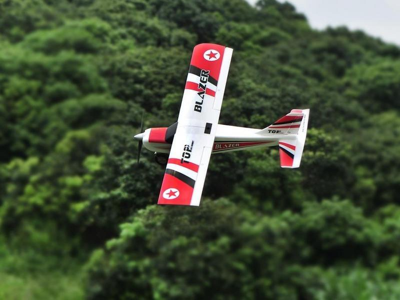 Радиоуправляемый самолет Top RC Blazer PRO 1280мм 2.4G 4-ch LiPo Gyro RTF Радиоуправляемый самолет Top RC Blazer PRO 1280мм 2.4G 4-ch LiPo Gyro RTF