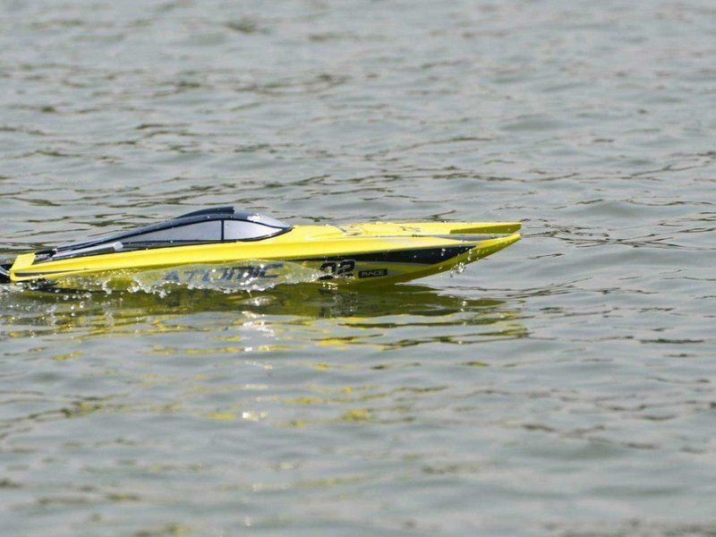 Радиоуправляемый катамаран Volantex RC ATOMIC 700 желтый Brushless 2.4G LiPo RTR