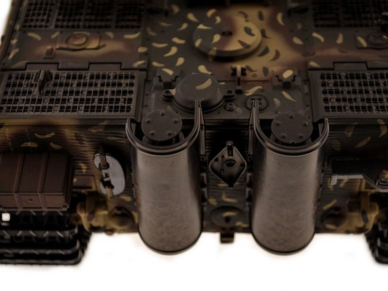 Радиоуправляемый танк Torro Sturmtiger Panzer 1/16 2.4G, зеленый, ВВ-пушка, деревянная коробка