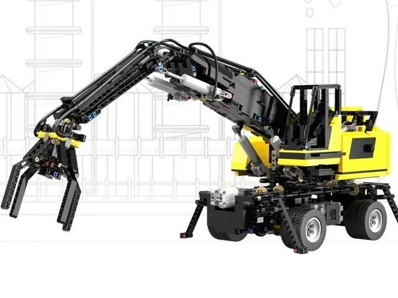 Радиоуправляемый конструктор RCM лесо-погрузчик (2068 деталей)