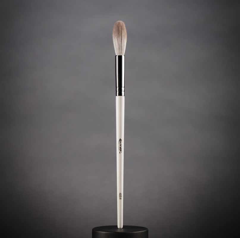 Кисть №48R из ворса растительной синтетики.