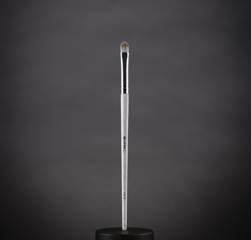 Кисть №19R из ворса растительной синтетики.