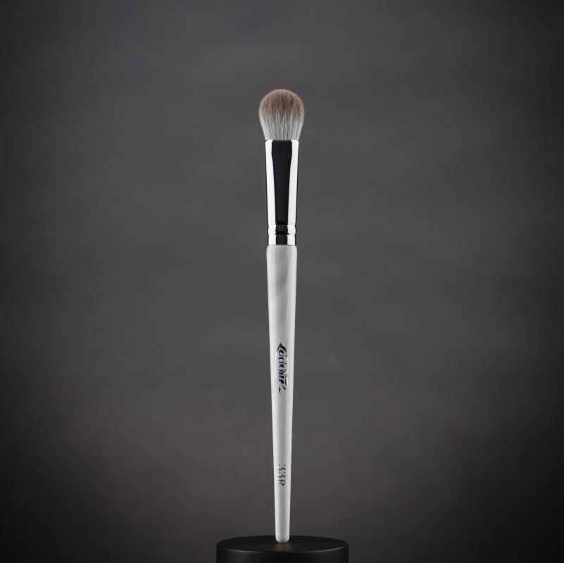 Кисть №33R из ворса растительной синтетики.