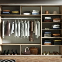 Шкаф-купе Прайм, 3дв. Зеркало/ДСП/Зеркало/доводчики, 210х57х230, Сонома